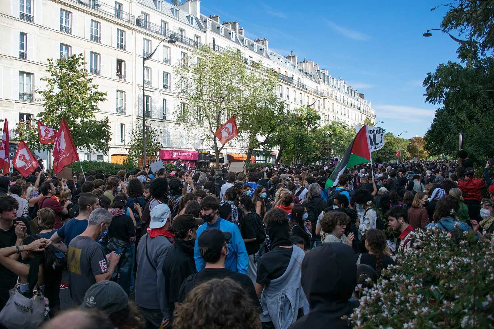 Crowd of high school and university students marching in Paris on October 6, 2026, between République and Nation